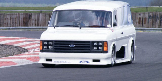 The 1984 Supervan used a modified platform of the Ford C100 endurance racing car.