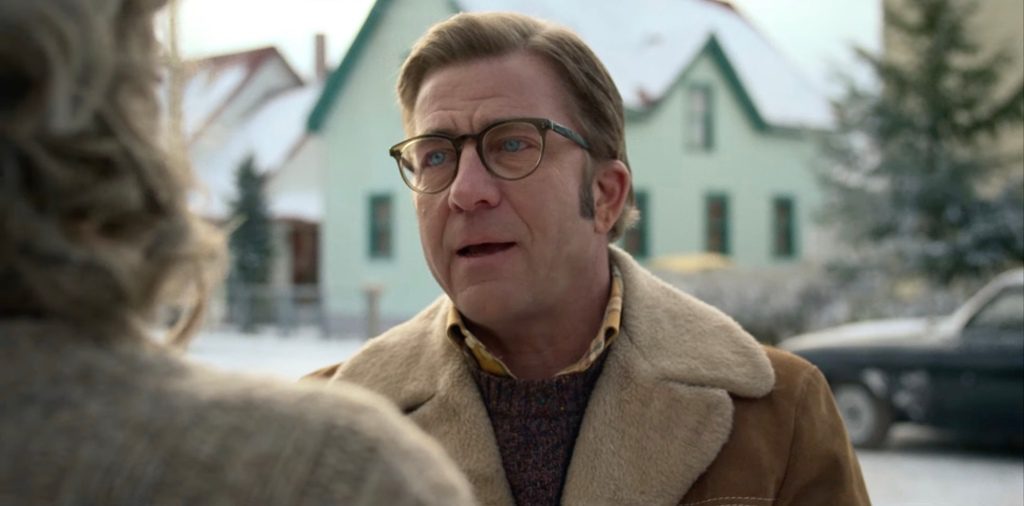 Peter Billingsley reprises his iconic role as Ralphie Parker with Ian Petrella, Zack Ward and RD Robb returning as Scut Farkus, Flick and Schwartz, respectively. 